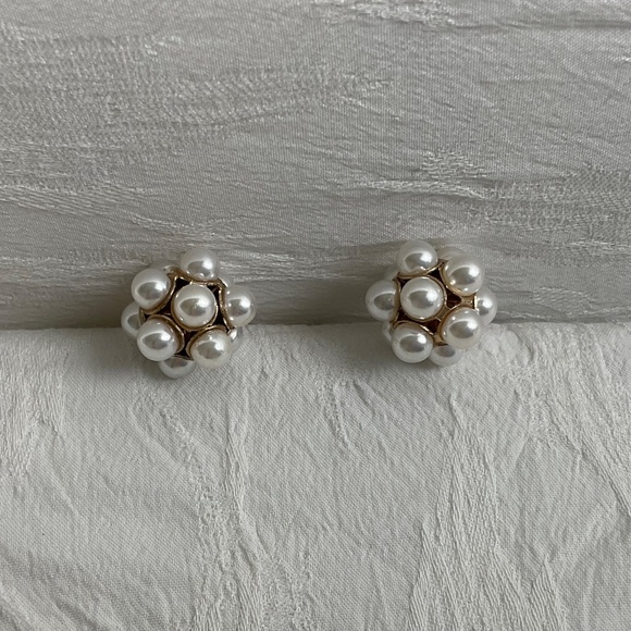 Faux Pearl Cluster Earrings Pierced Dainty Petite - Picture 6 of 6